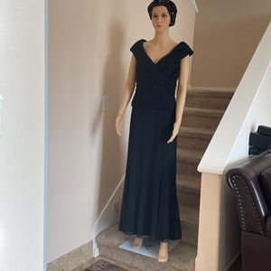 Alex Evenings Underlined Maxi Gown Dress Roughed Top, Flared Skirt, Size 10.